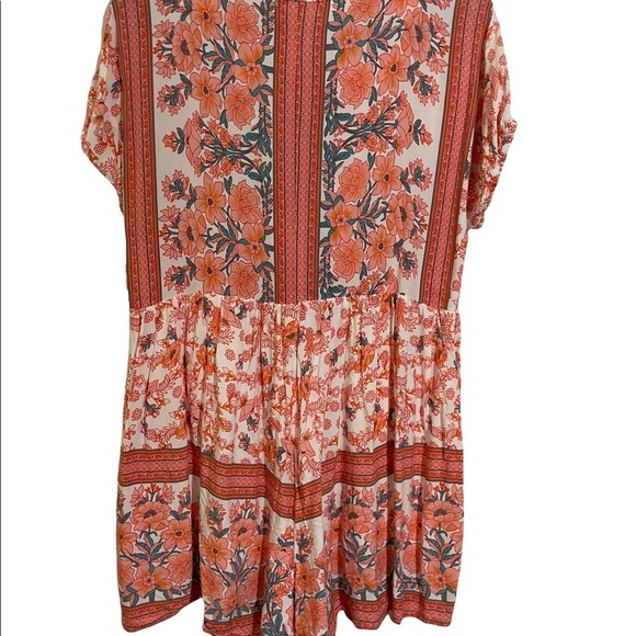 Saints +secrets romper floral half button front. Rayon size us 4 Small. - Picture 4 of 11